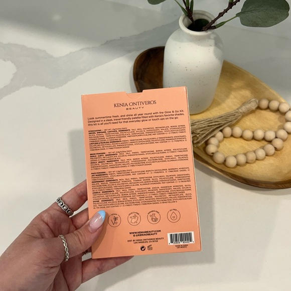 Kenia Ontiveros Beauty Glow and Go Kit - Picture 3 of 3